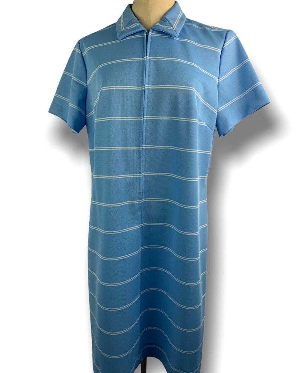 XL Vintage Light Blue White Striped Polyester 1/2 Zip Collared Dress Knee Length